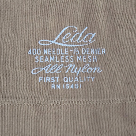 Leda Stockings 400 Needle 15 Denier Seamless Mesh All Nylon 3 Pair Shell - Picture 3 of 3